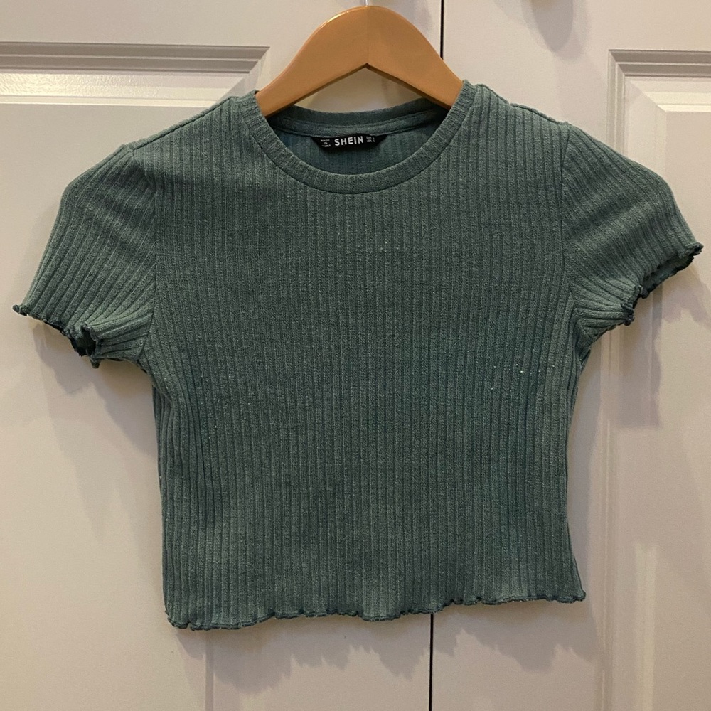 Green ribbed cropped top